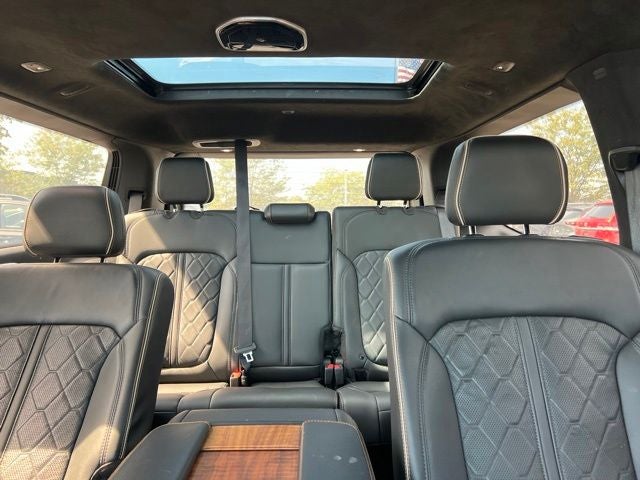 2022 Jeep Grand Wagoneer Series III