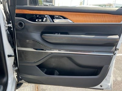 2022 Jeep Grand Wagoneer Series III