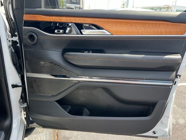 2022 Jeep Grand Wagoneer Series III