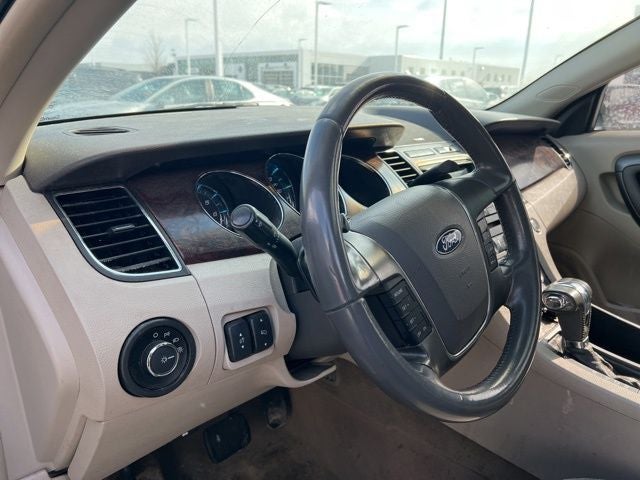 2011 Ford Taurus SEL