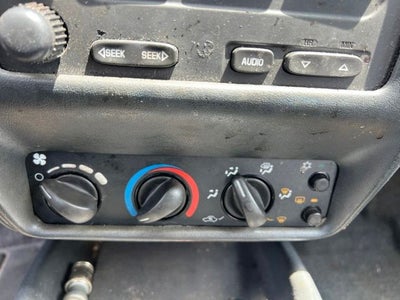 2004 Chevrolet Cavalier Base