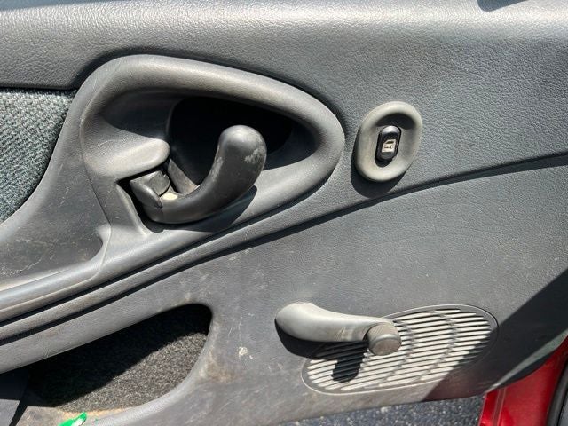 2004 Chevrolet Cavalier Base