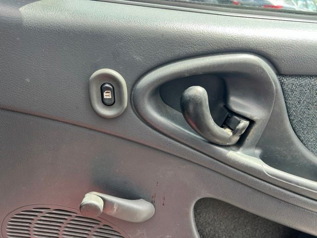 2004 Chevrolet Cavalier Base