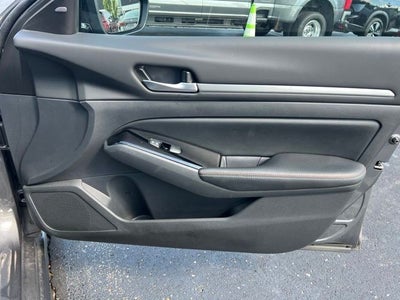 2025 Nissan Altima 2.5 SR