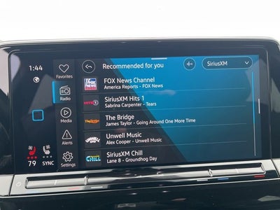 2025 Volkswagen Atlas Cross Sport 2.0T SE w/Technology