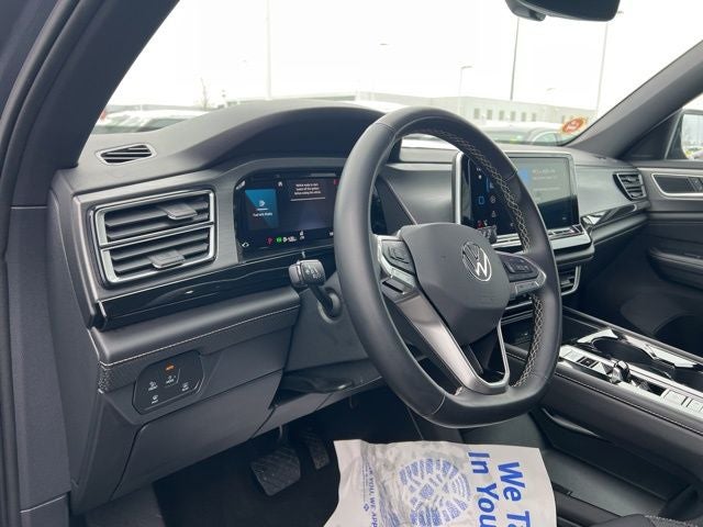 2025 Volkswagen Atlas Cross Sport 2.0T SE w/Technology