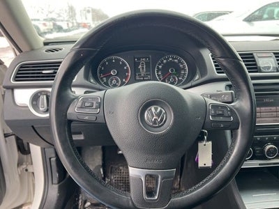 2012 Volkswagen Passat V6 SE