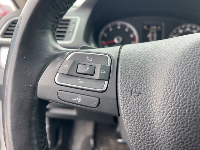 2012 Volkswagen Passat V6 SE