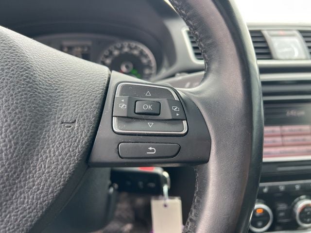 2012 Volkswagen Passat V6 SE