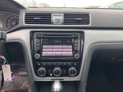 2012 Volkswagen Passat V6 SE