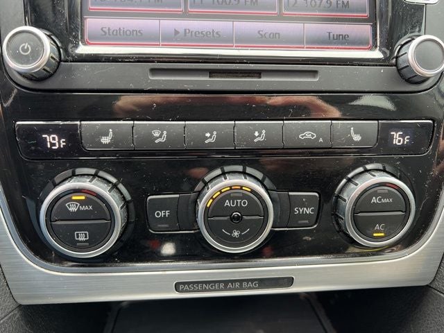 2012 Volkswagen Passat V6 SE