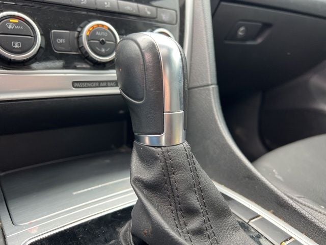 2012 Volkswagen Passat V6 SE