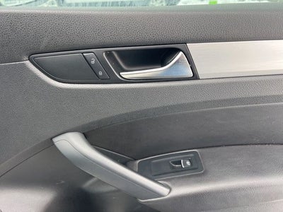 2012 Volkswagen Passat V6 SE