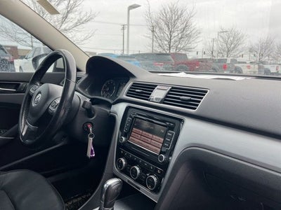 2012 Volkswagen Passat V6 SE