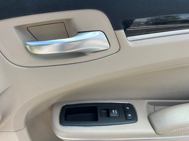 2012 Chrysler 300 Limited