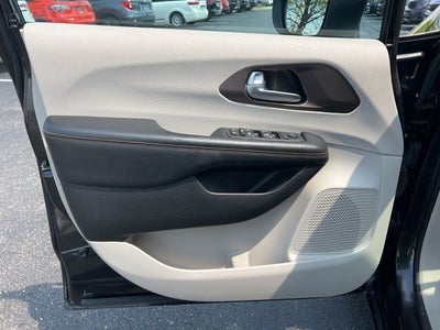 2017 Chrysler Pacifica Touring