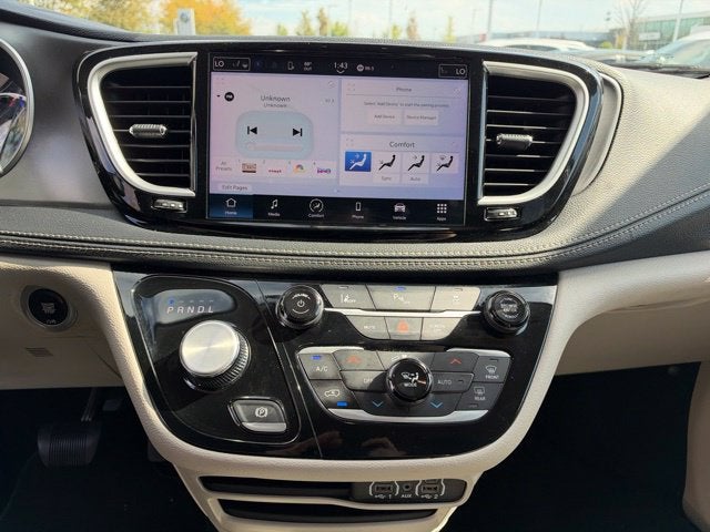 2023 Chrysler Pacifica Hybrid Touring L
