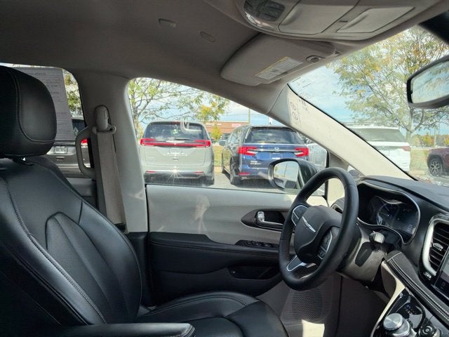 2023 Chrysler Pacifica Hybrid Touring L