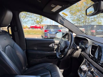 2020 Chrysler Pacifica Hybrid Touring L