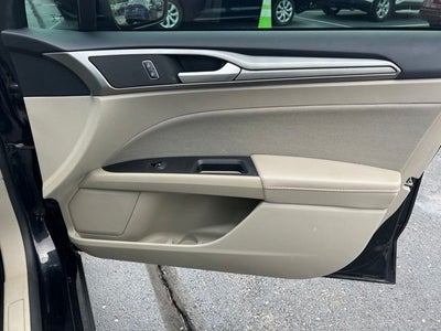 2020 Ford Fusion SE