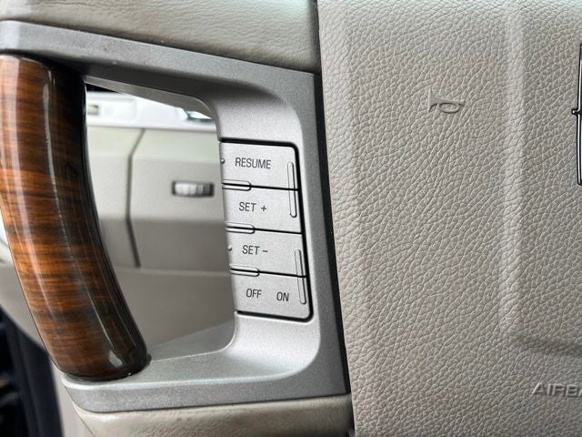 2009 Lincoln Navigator Base