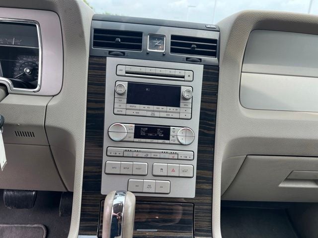 2009 Lincoln Navigator Base