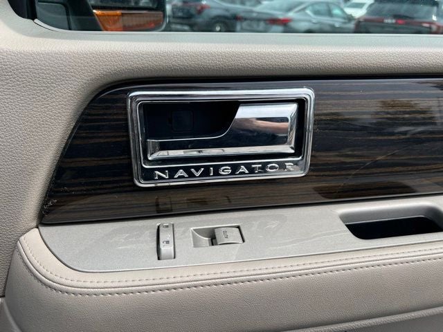 2009 Lincoln Navigator Base