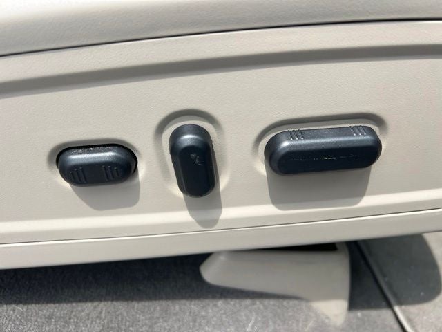 2009 Lincoln Navigator Base