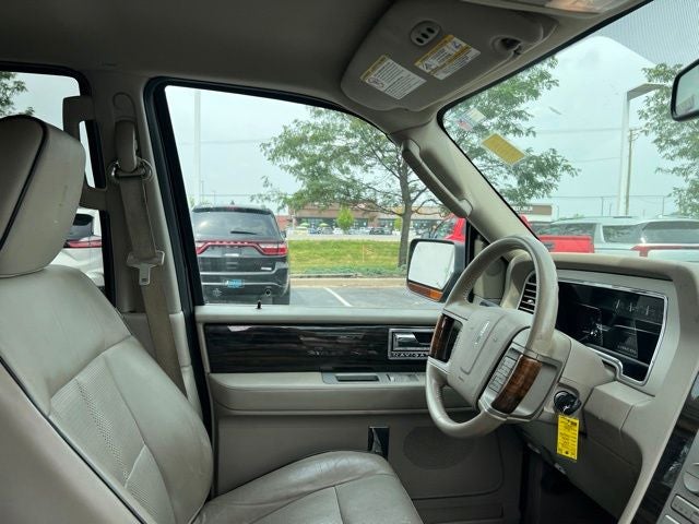 2009 Lincoln Navigator Base