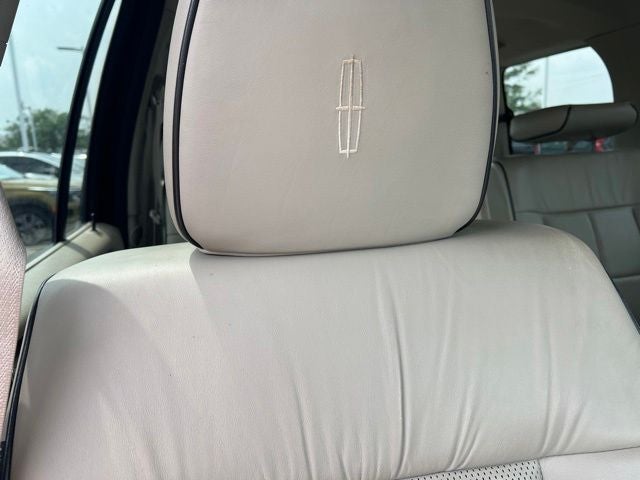 2009 Lincoln Navigator Base