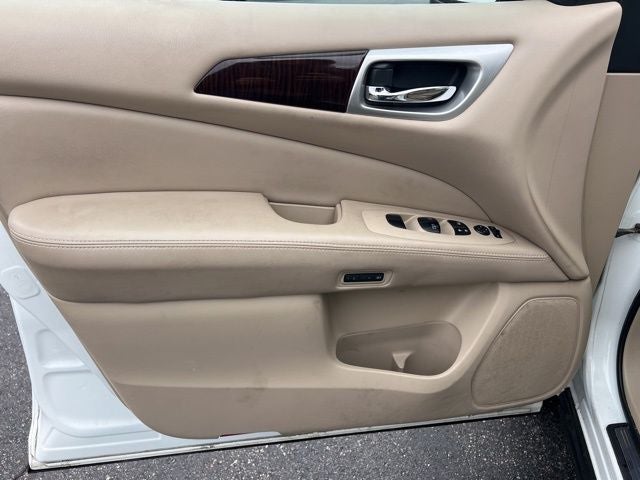 2014 Nissan Pathfinder Platinum