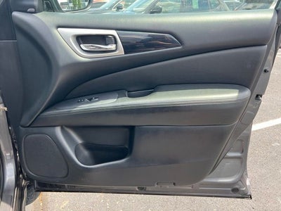 2019 Nissan Pathfinder SV