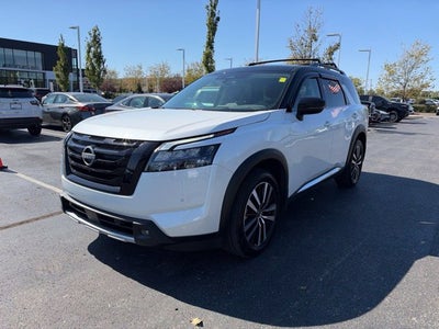 2025 Nissan Pathfinder Platinum