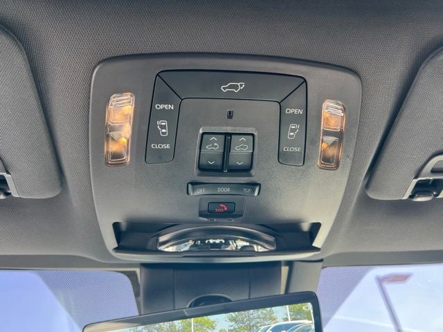 2022 Toyota Sienna Platinum 7 Passenger