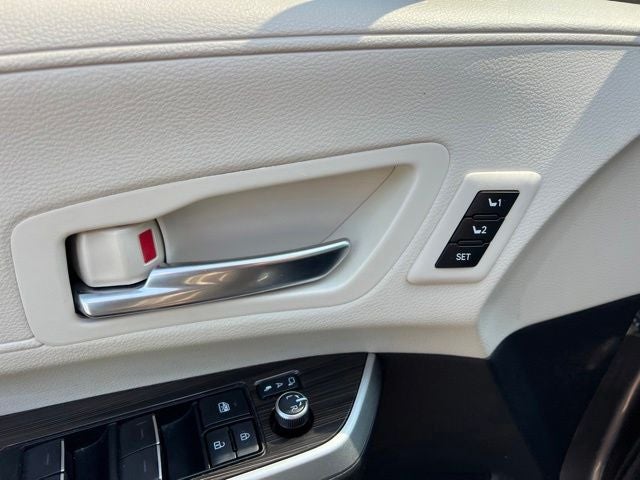 2022 Toyota Sienna Platinum 7 Passenger