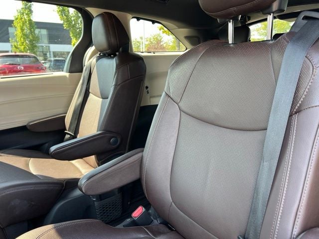 2022 Toyota Sienna Platinum 7 Passenger