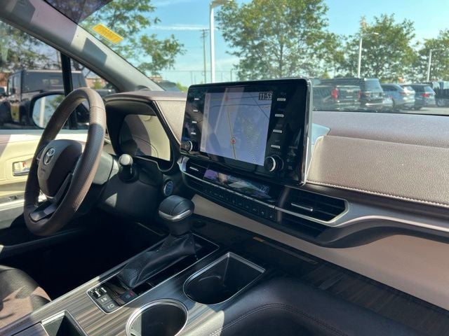 2022 Toyota Sienna Platinum 7 Passenger