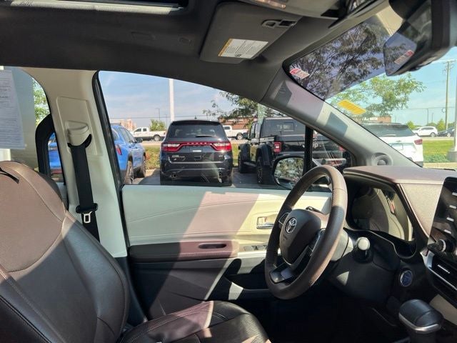 2022 Toyota Sienna Platinum 7 Passenger