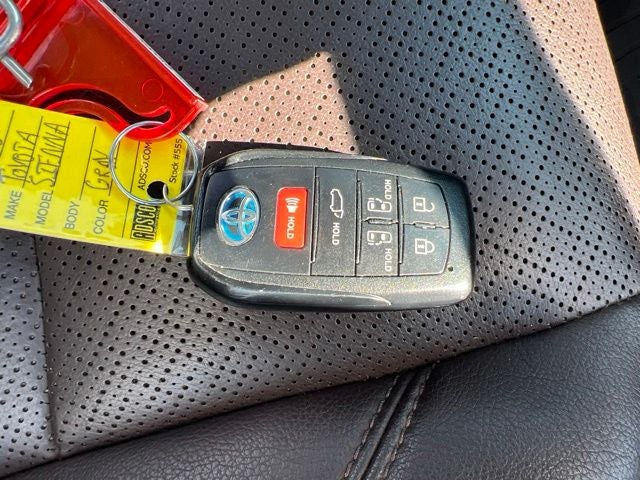 2022 Toyota Sienna Platinum 7 Passenger