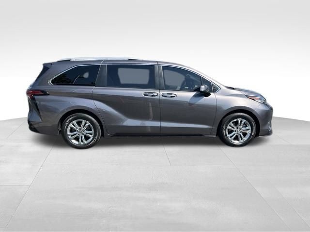 2022 Toyota Sienna Platinum 7 Passenger