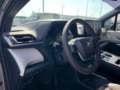 2022 Toyota Sienna Platinum 7 Passenger