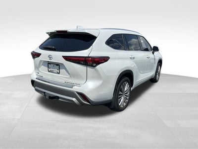 2022 Toyota Highlander Platinum