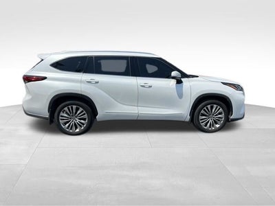 2022 Toyota Highlander Platinum