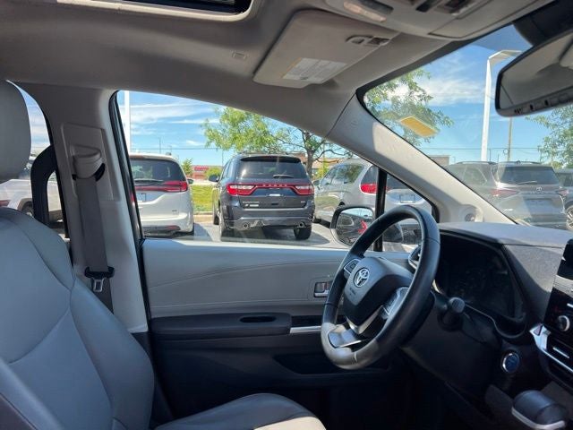 2022 Toyota Sienna XLE 7 Passenger