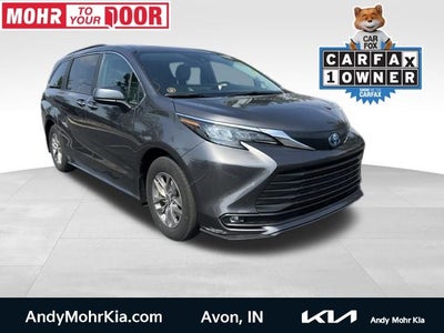 2025 Toyota Sienna XLE 8 Passenger