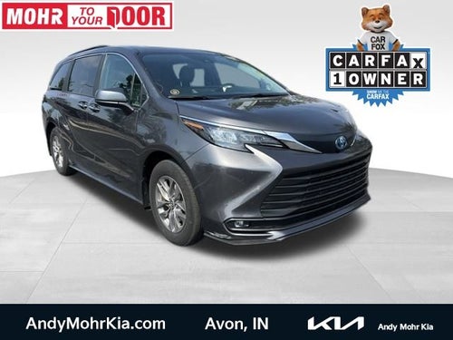 2025 Toyota Sienna XLE 8 Passenger