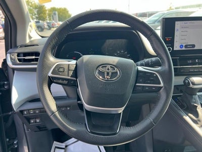 2025 Toyota Sienna XLE 8 Passenger