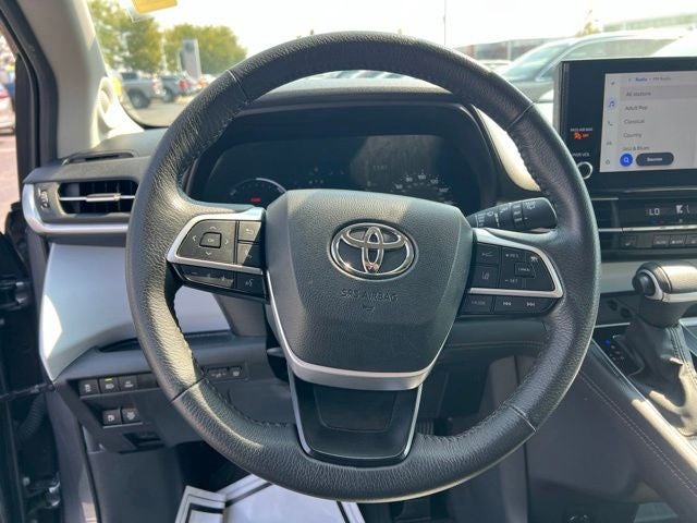 2025 Toyota Sienna XLE 8 Passenger