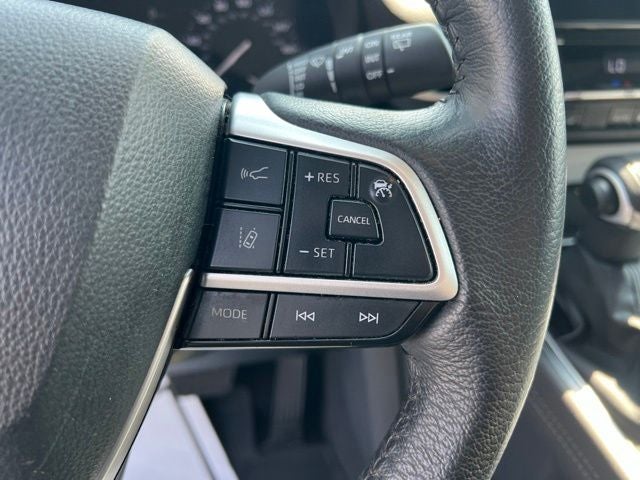 2025 Toyota Sienna XLE 8 Passenger