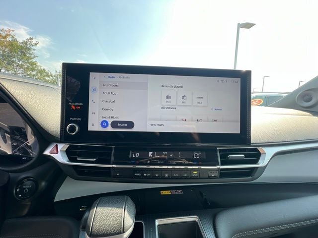 2025 Toyota Sienna XLE 8 Passenger